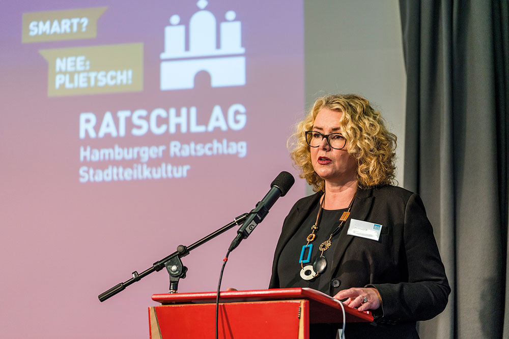 Corinne Eichner von STADTKULTUR HAMBURG erläutert die wichtigsten Aspekte der Digitalisierung für die Stadtteilkultur